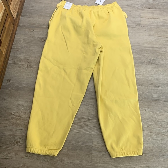 Nike Solo Swoosh Men’s Yellow Pants Loose Fit Straight Leg Reg Length Size L - Picture 13 of 14